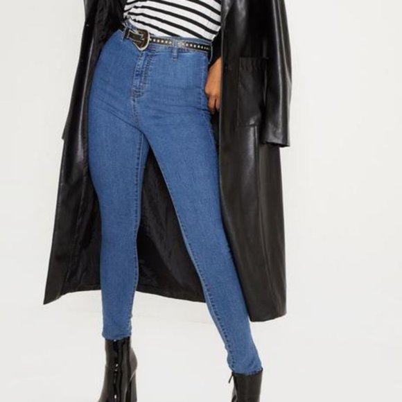 3 for 25! 🌻PrettyLittleThing- NWT Mid-Wash Skinny Jeans🌻 - Picture 1 of 7